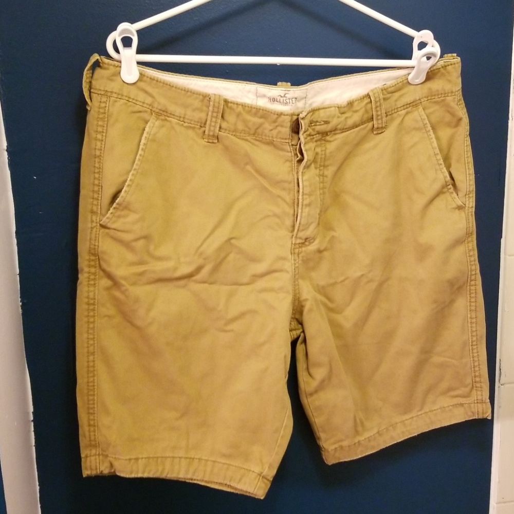 Hollister khaki shorts